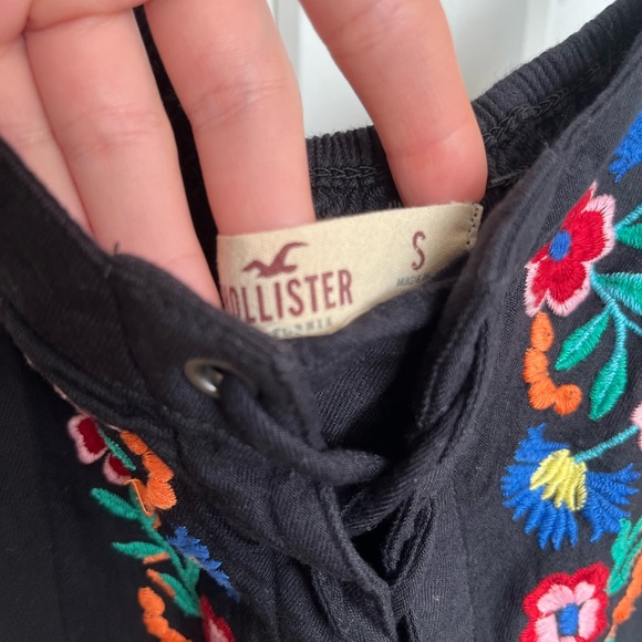 Hollister Floral Shorts Romper - Picture 3 of 3